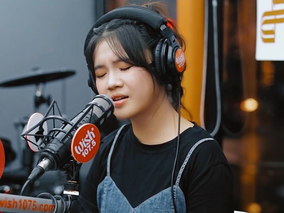 “Aaminin” live on the Wish 107.5 Bus